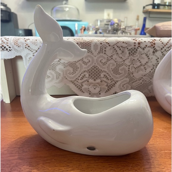 🌹PLANT POTS-THE CUTEST LITTLE WHALES IN WHITE CERAMIC 🌹 - Picture 4 of 6